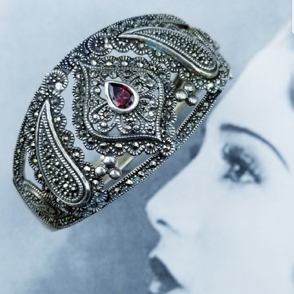 Vintage Jewelry - Vintage 925 Silver Marcasite garnet bracelet